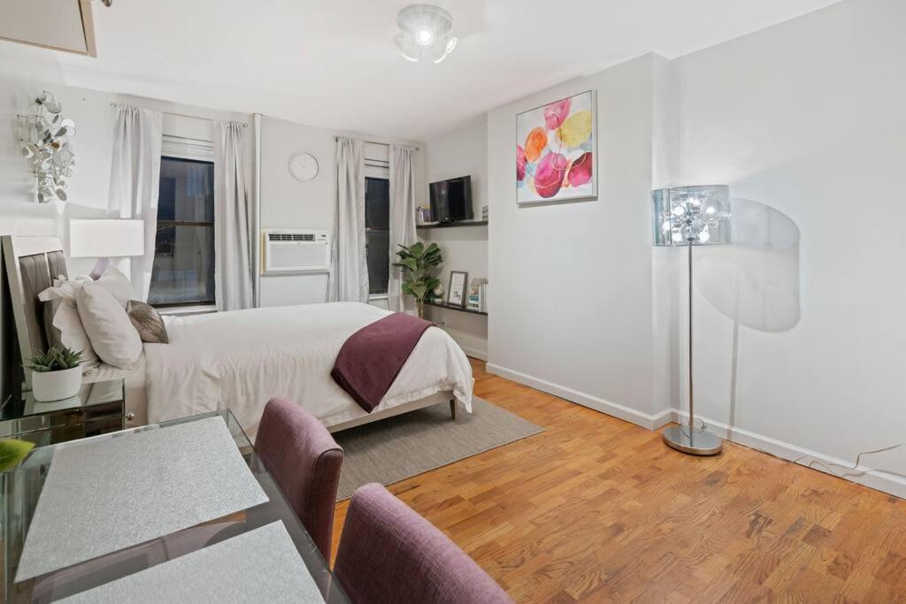 Studio Haven In Times Square & Nearby Restaurants Appartement New York Buitenkant foto